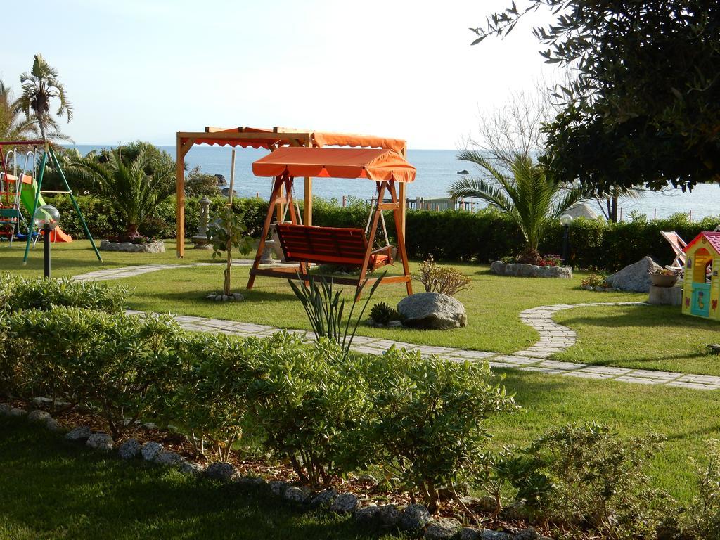 Le Casette Sul Mare 카포바티카노 외부 사진